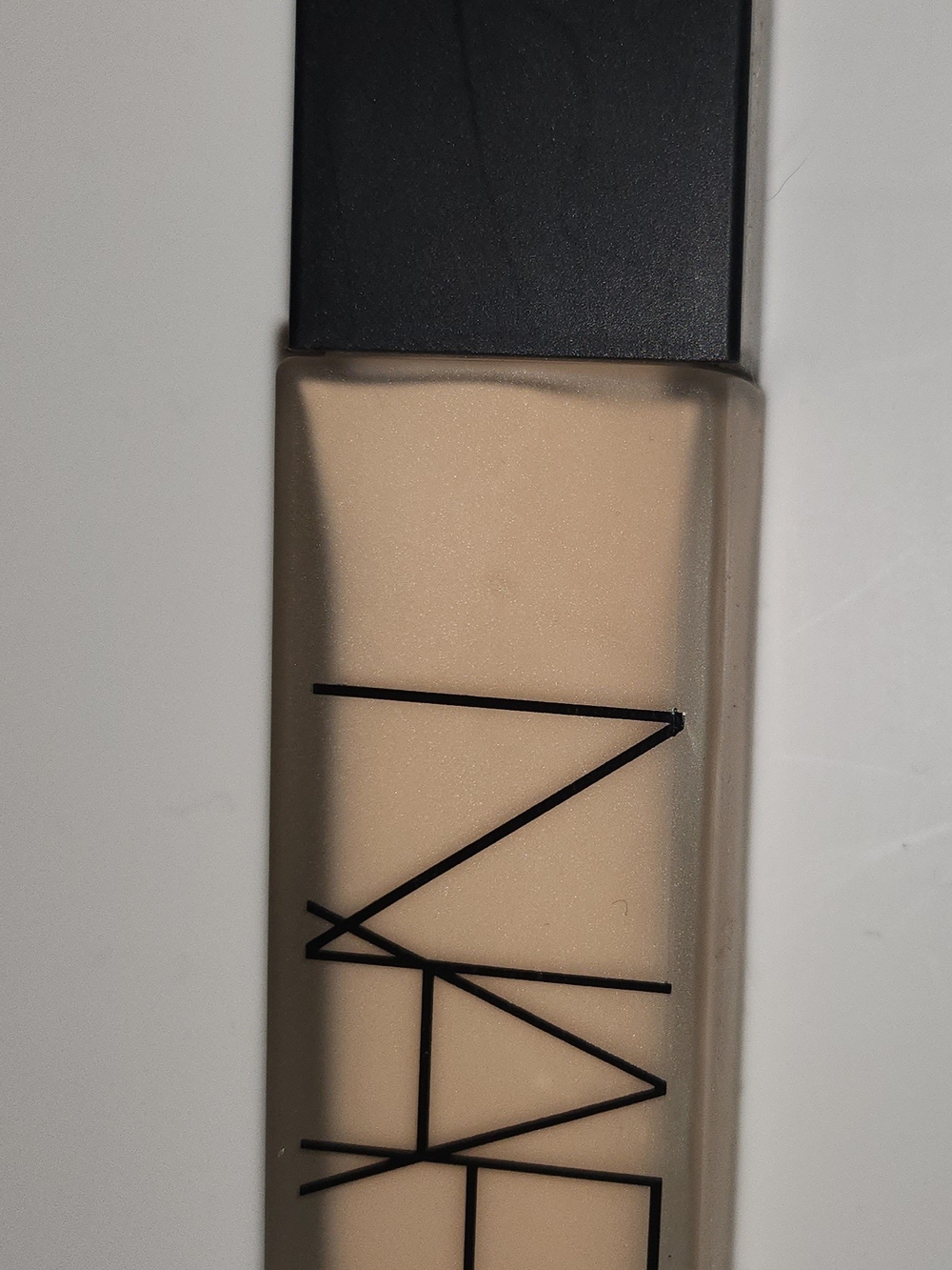 NARS Liquid Foundation in Light Beige - Cream Finish